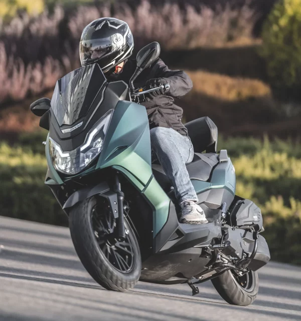 SCOOTER MITT GTS 125