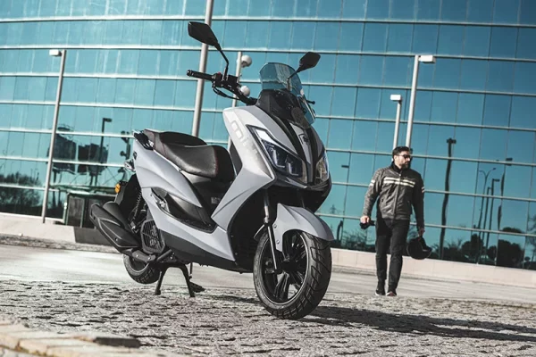 SCOOTER MITT LEGRAND 125 - Image 4